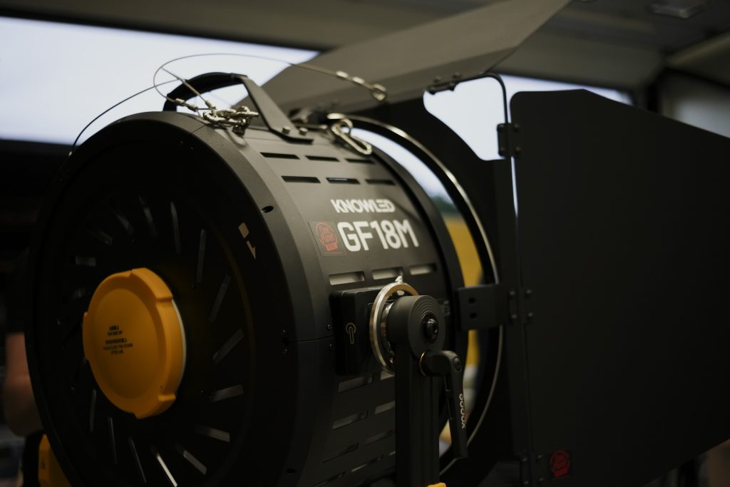 Godox KNOWLED GF18M Motorized Fresnel Lens