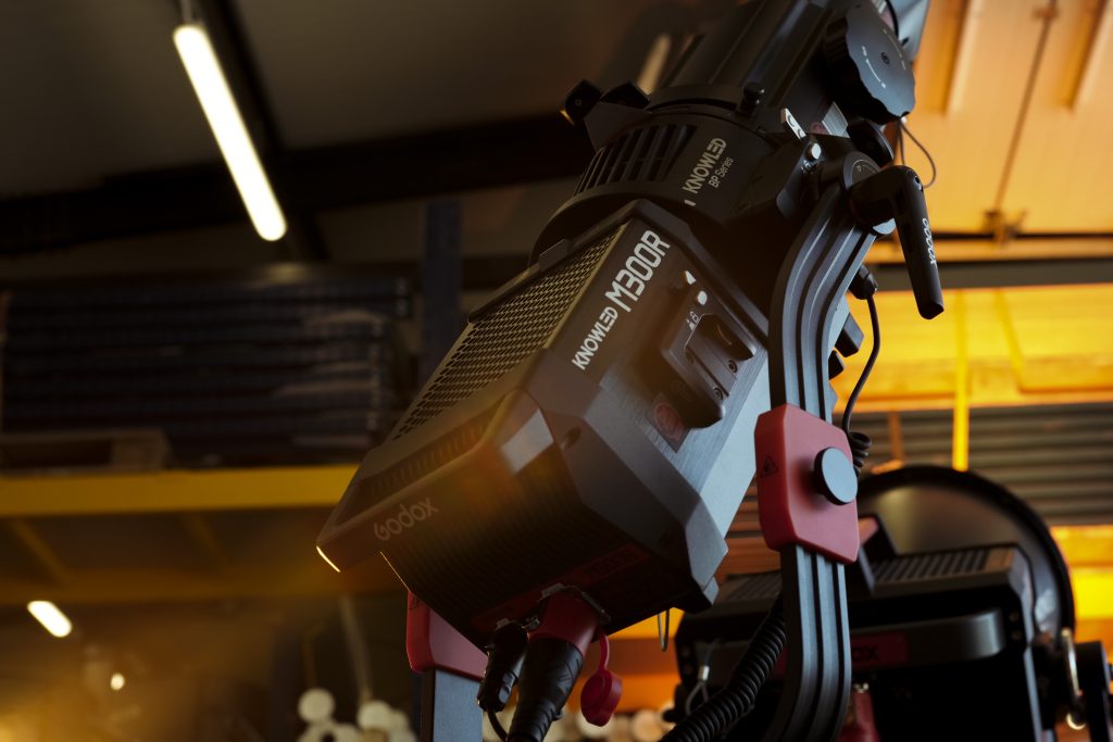 Godox KNOWLED M300R usage 2